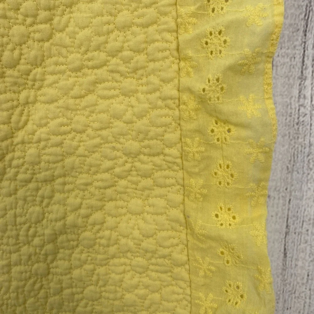 Shabby Chic Table Runner 14x72 Yellow Quilted Daisies Eyelet Trim 100% Cotton
